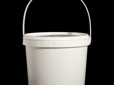 Con envases de plástico pequeños y un poco de soga, hacé este proyecto imprescindible para tu cocina