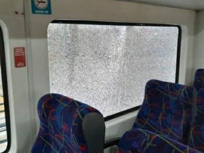 Arrojaron una piedra al Tren del Valle e hirieron en el ojo a una menor de edad