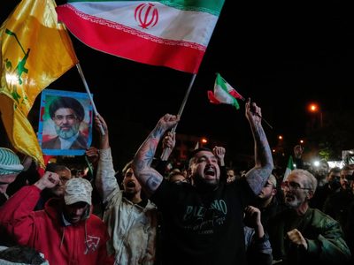 Irán cierra de nuevo el estrecho de Ormuz por los ataques de Israel en Líbano; EU exige reapertura