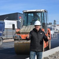 Comenzaron a poner el asfalto en la obra de la Avenida Mosconi