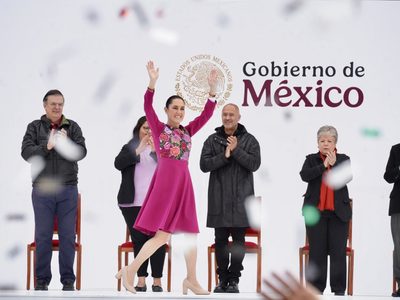 Sheinbaum presume el Tren Maya y defiende a Mexicana de Aviación