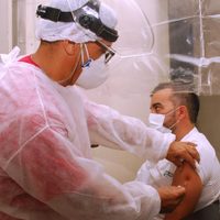 Argentina superó los 10 millones de personas vacunadas contra el coronavirus con dos dosis