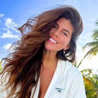 Playa y glamour: cómo es la variada colección de bikinis de Loly Antoniale
