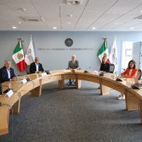 Camionetas de lujo, viajes y restaurantes, privilegios de los diputados de Guanajuato