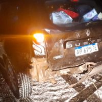 El temporal de nieve causó choques de autos y caída de árboles en Villa La Angostura