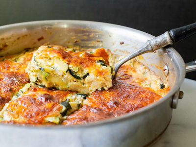 Milhojas de zucchini con queso y jamón: te vas a enamorar de esta receta rendidora para almorzar o cenar