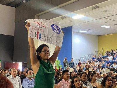 “El PRIAN asesina a estudiantes”, le dicen a Xóchitl Gálvez en Guadalajara