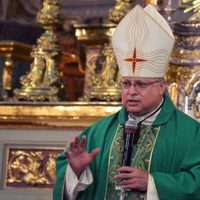 Obispo auxiliar de Morelia critica homosexualidad; Gobierno de Michoacán reprueba "discurso de odio"