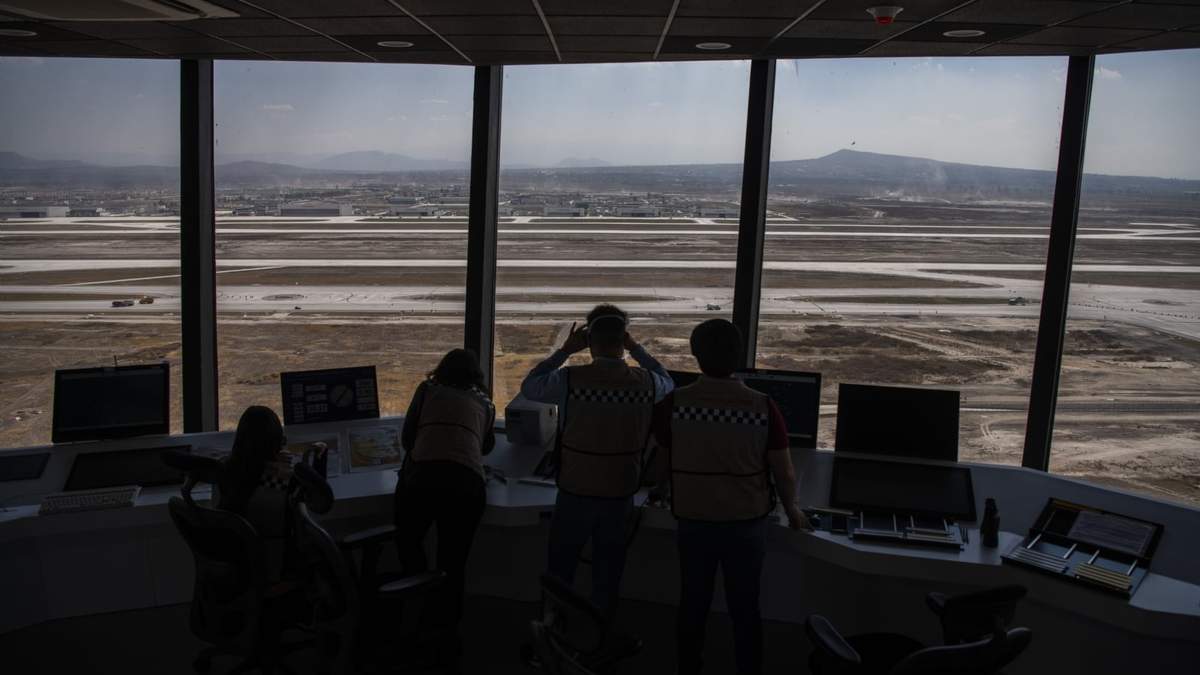 Recorrido por las instalaciones de la Torre de Control Aéreo del Aeropuerto Internacional Felipe Ángeles