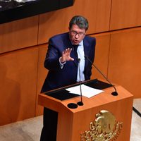 Monreal busca retrasar la entrada en vigor de la reforma que regula el outsourcing