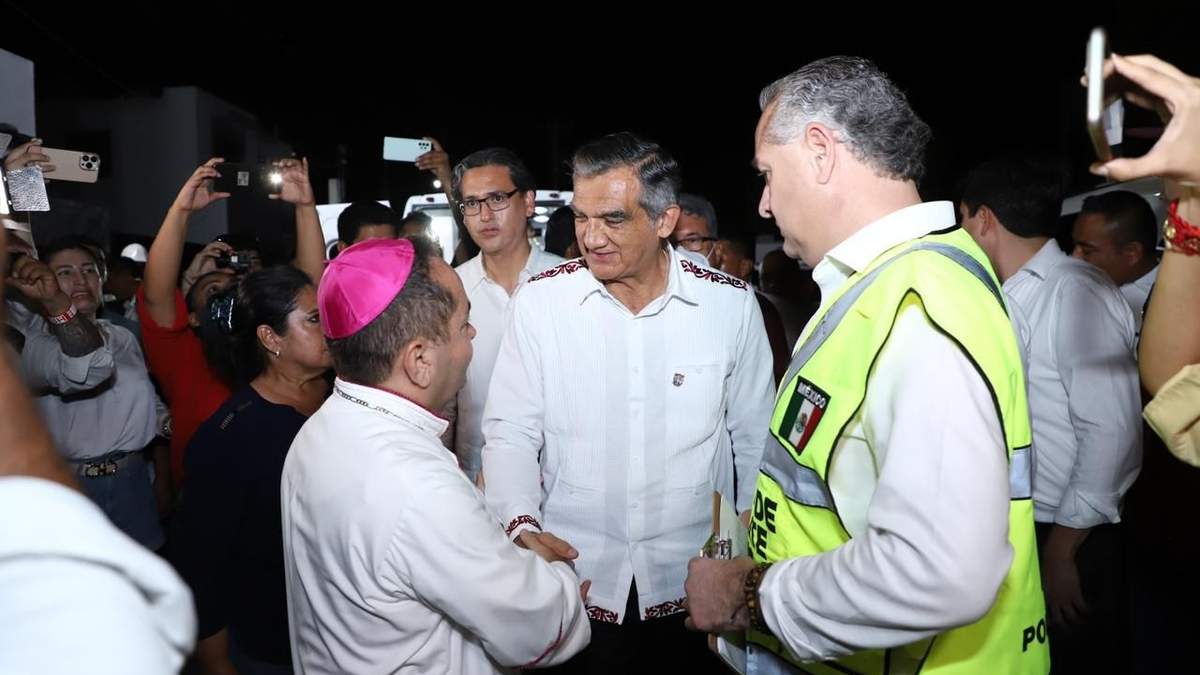 Coordina Américo rescate de víctimas en iglesia de Madero