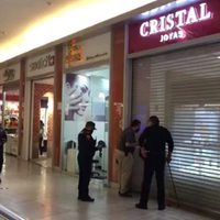 Asaltan joyería en Plaza Delta; cae un menor con parte de la mercancía robada