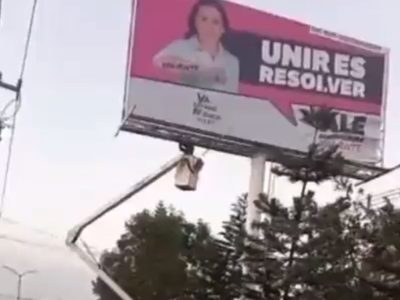 Morena acusa al PRI de poner espectaculares irregulares en predios invadidos por Antorcha Popular