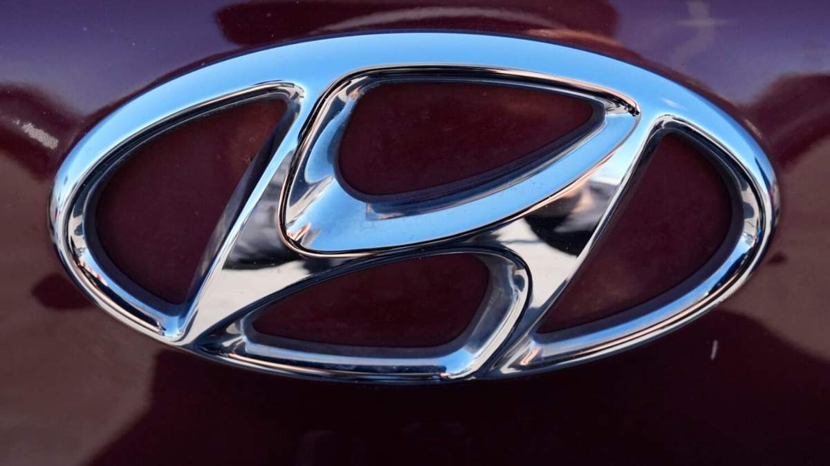 El logo de Hyundai en un concesionario en Palatine, Illinois