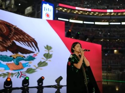 Segob descarta sanción a Ángela Aguilar por entonación lenta del Himno en pelea del “Canelo”