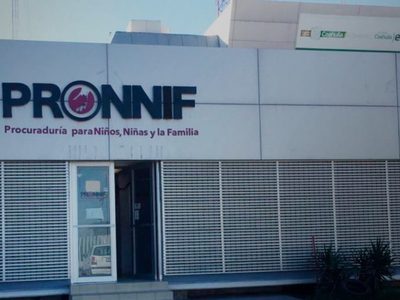 Mujer ata con cinta a un niño y se burla de él en Múzquiz, Coahuila; el menor fue rescatado