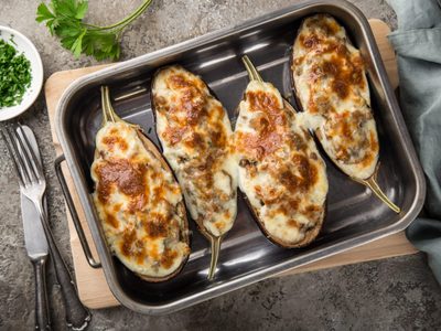 Berenjenas rellenas con queso y huevo: la receta bien jugosa y rica que te salvará la cena de este domingo
