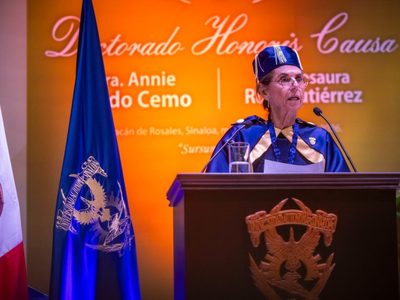 Otorgan doctorado honoris causa a Annie Pardo Cemo, madre de Claudia Sheinbaum