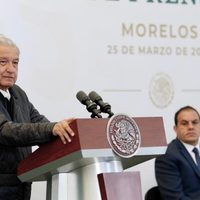 AMLO supervisa obras del libramiento La Pera-Cuautla, a pesar de adversarios que lo llaman "traidor"
