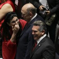 Diputados del PRI abandonan la sesión en San Lázaro para no incurrir en “desacato”
