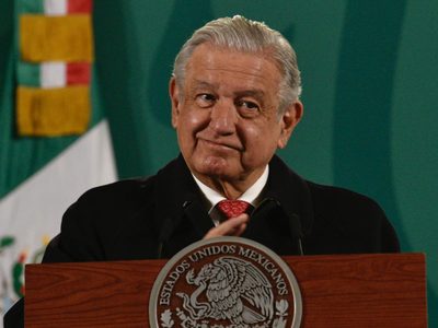 AMLO al PRI: apoyar la reforma eléctrica ayuda más que un pronunciamiento contra el neoliberalismo