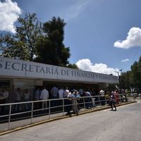 Ahora empresarios de Veracruz se amotinan en Tesorería de Yunes para exigir pagos