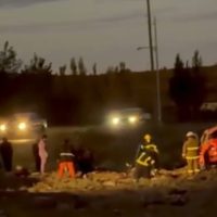 Vuelco en Ruta 17: rescataron a personas que habían quedado atrapadas en Plaza Huincul