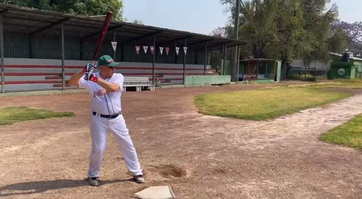 El presidente publicó un video de una práctica de bateo