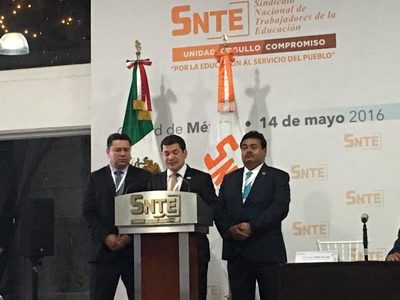 Detienen a exlíder del SNTE y a dos exfuncionarios de Educación por el desvío de 5 mdp en Chihuahua