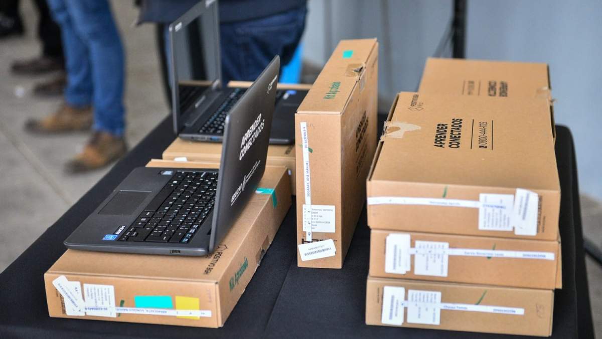 Notebooks para educación. Fuente: (Twitter)