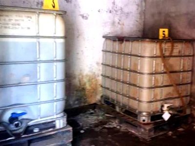 Aseguran bodega con gasolina robada y caen dos comandantes de la SSPC en Tabasco