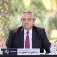 En el Día de la Bandera, Fernández pidió trabajar entre todos a pesar de las diferencias