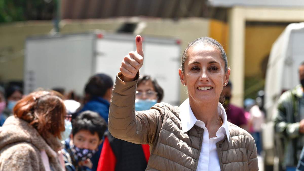 La jefa de Gobierno de la CDMX, Claudia Sheinbaum, presume que votó
