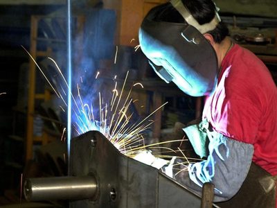 Cayó más del 50% la producción de las pymes industriales en todo el país