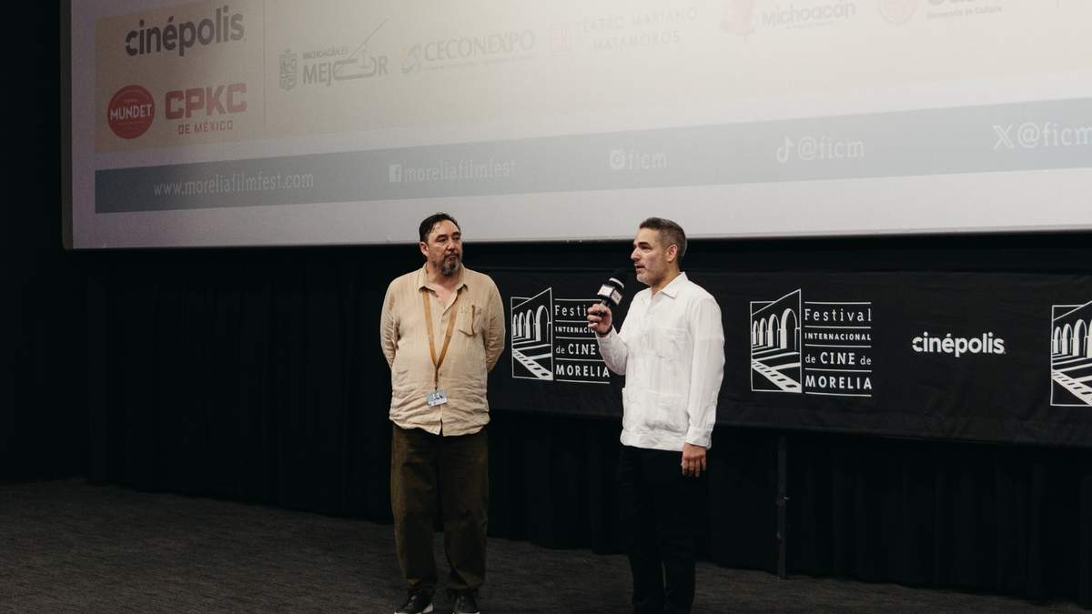 Cuauhtémoc Cárdenas Batel y Fernando Eimbcke en la presentación de Olmo