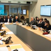 Alerta por las nuevas cepas del coronavirus: la OMS reunió al comité de urgencia