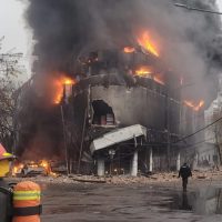 La Plata: cuál es la principal hipótesis sobre el incendio que se desató en un edificio