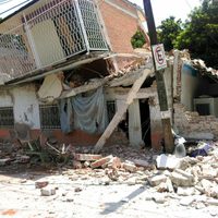 Confirman 55 muertos en Morelos por sismo de 7.1 grados