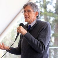 “Los virus viajan ahora en avión”: investigador de la UNAM alerta sobre expansión global