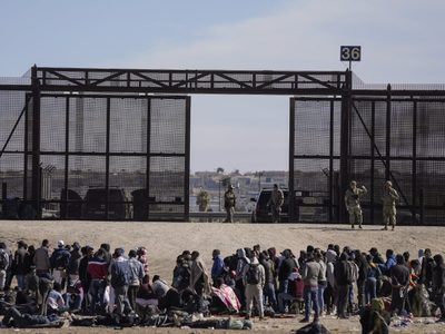 Las organizaciones promigrantes esperan con zozobra la mano dura de Trump (Video)