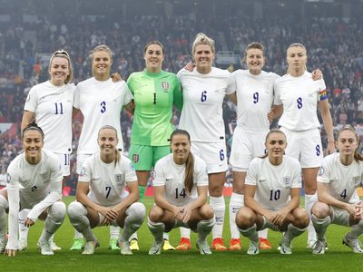Jugadoras de la selección inglesa piden cambiar el color del short blanco debido a la menstruación