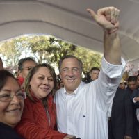 Meade rechaza versiones de un 'candidato emergente” para sustituirlo si no levanta