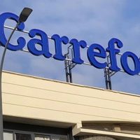 Carrefour se va de Argentina: quién es el empresario que podría quedarse con 700 sucursales