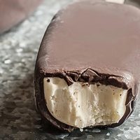 Alentá a la selección con esta receta: barritas heladas de banana, súper fáciles y con los colores que más nos gustan