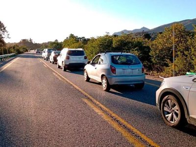 Un grupo de 5 amigos quedó varado en el ingreso al Paso Internacional Complejo Mamuil Malal