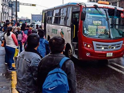Transportistas de Morelos reactivan demanda de aumento al pasaje rumbo a 2026