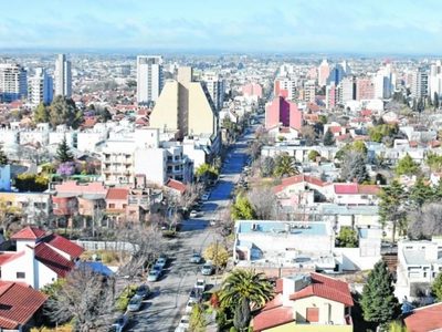 El gobierno y los sindicatos ya están reunidos en Neuquén para discutir los posibles cambios en las