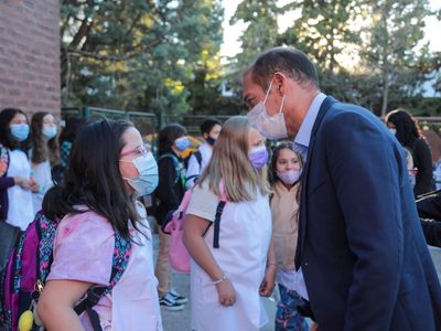 Ciclo lectivo 2022: Omar Gutiérrez participó del inicio de clases en la Escuela N° 183