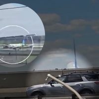 Video muestra impacto de avión con camión de panadería durante aterrizaje en Newark