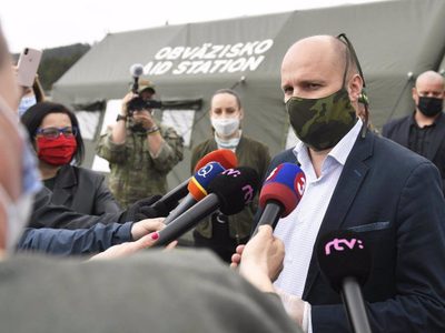 Eslovaquia despliega 1,500 efectivos en su frontera con Ucrania